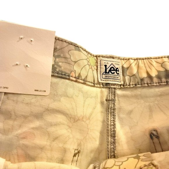 Lee Floral Shorts Chetopa Twill Workwear High Rise Pleated Womans M (32) Jj3406 - Picture 9 of 9